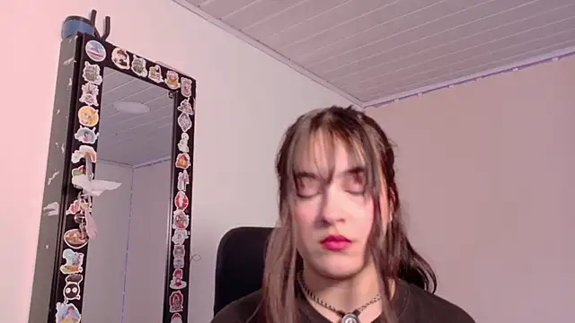 Snapshot of SusanMoli chatting on July 17, 2026, 4:56 pm SusanMoli online show from July 17, 2026, 4:56 pm