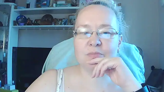 Viola27 online show from July 9, 2026, 2:32 pm