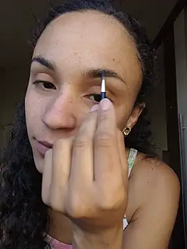 Snapshot of FIOLIKLARA chatting on July 1, 2026, 12:29 pm FIOLIKLARA online show from July 1, 2026, 12:29 pm
