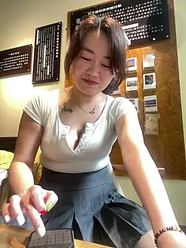 mollymm online show from July 15, 2026, 8:41 am