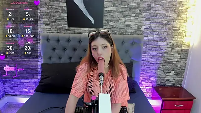 Snapshot of AngeliqueGirard chatting on July 18, 2026, 7:50 pm AngeliqueGirard online show from July 18, 2026, 7:50 pm