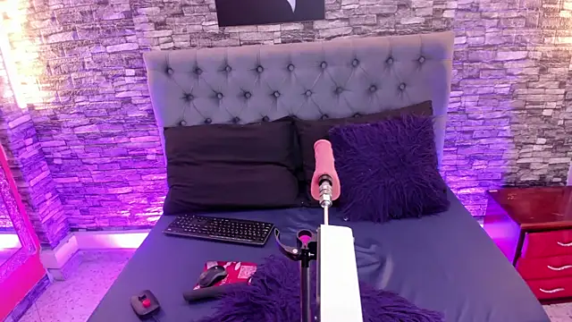 Snapshot of AngeliqueGirard chatting on July 20, 2026, 3:03 pm AngeliqueGirard online show from July 20, 2026, 3:03 pm