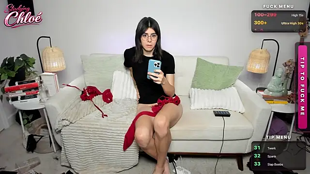 itschloelaurent online show from July 8, 2026, 9:30 pm