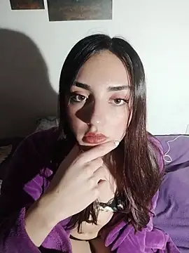 Snapshot of KatieMonroe chatting on August 1, 2026, 4:12 am KatieMonroe online show from August 1, 2026, 4:12 am