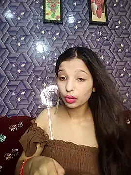 Queen Rosyy online show from July 28, 2026, 3:24 am