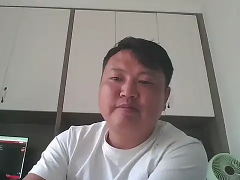 Snapshot of RzBBSS chatting on June 8, 2026, 9:42 am RzBBSS online show from June 8, 2026, 9:42 am