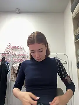 AlisaRussel online show from June 19, 2026, 4:44 pm