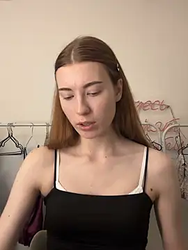 AlisaRussel online show from July 5, 2026, 3:19 pm