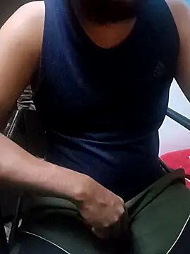 Snapshot of Lawrencedlkk007 chatting on February 12, 2026, 1:28 pm Lawrencedlkk007 online show from February 12, 2026, 1:28 pm