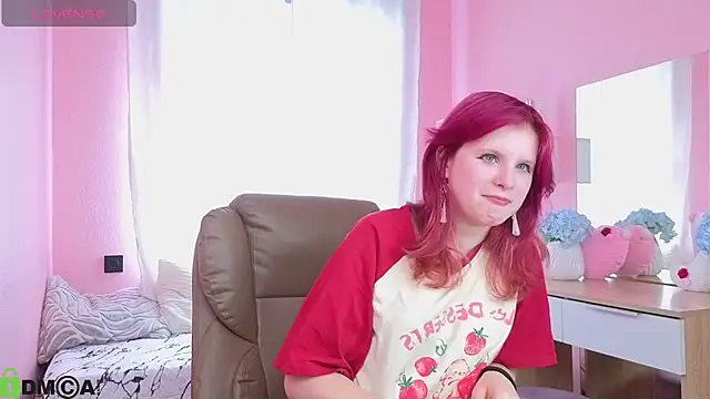 Fox  Cute online show from June 19, 2026, 3:44 am