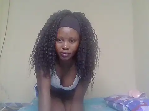 Snapshot of cute_bee chatting on July 14, 2026, 10:26 pm cute bee online show from July 14, 2026, 10:26 pm