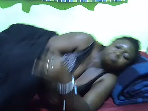 CURVY-CORAZZON online show from June 26, 2026, 4:50 am