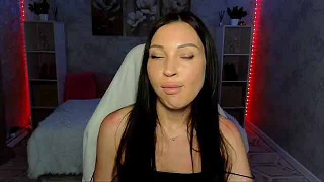 Snapshot of NikoleMills chatting on June 10, 2026, 7:07 am NikoleMills online show from June 10, 2026, 7:07 am