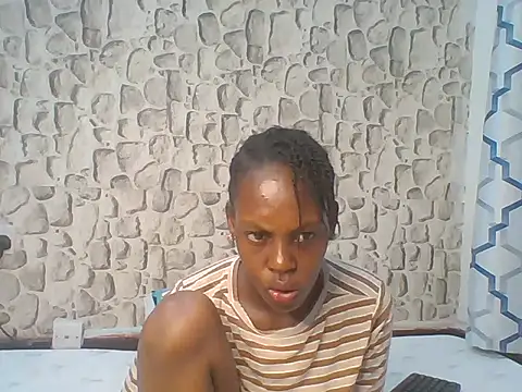 Snapshot of Polly_sexy001 chatting on June 11, 2026, 12:19 am Polly sexy001 online show from June 11, 2026, 12:19 am