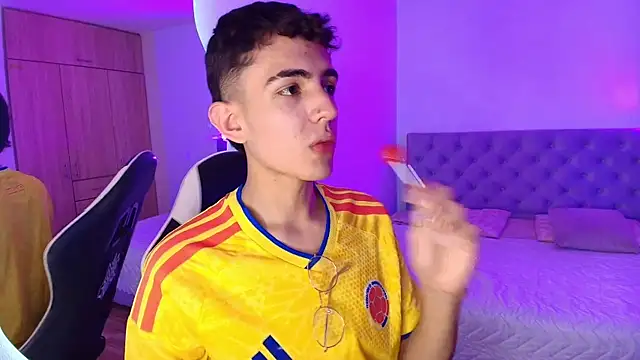Snapshot of Eithan__wolf chatting on June 23, 2026, 8:29 pm Eithan wolf online show from June 23, 2026, 8:29 pm