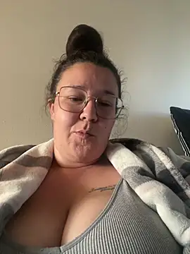 Snapshot of curvymayaxo chatting on June 10, 2026, 6:51 pm curvymayaxo online show from June 10, 2026, 6:51 pm