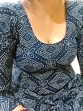 Snapshot of Poonam-Sinha chatting on June 10, 2026, 6:01 am Poonam-Sinha online show from June 10, 2026, 6:01 am