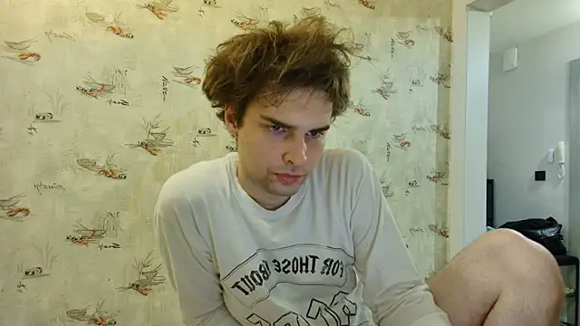 Snapshot of matthewglitch chatting on June 12, 2026, 5:12 pm matthewglitch online show from June 12, 2026, 5:12 pm
