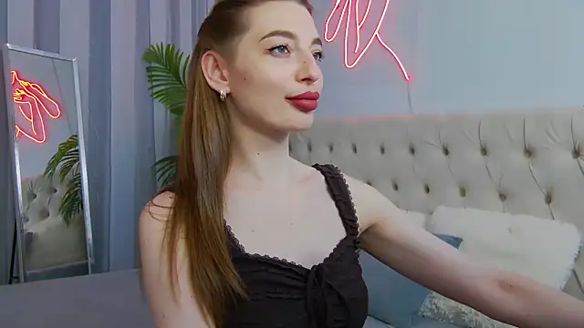 NicolSkye online show from June 12, 2026, 1:54 pm