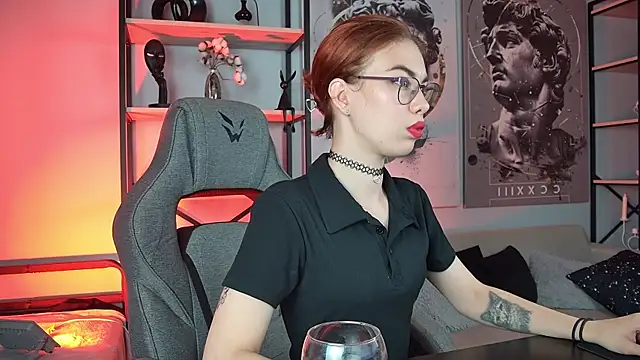 Snapshot of SeraphineDuskryn chatting on July 4, 2026, 8:04 pm SeraphineDuskryn online show from July 4, 2026, 8:04 pm