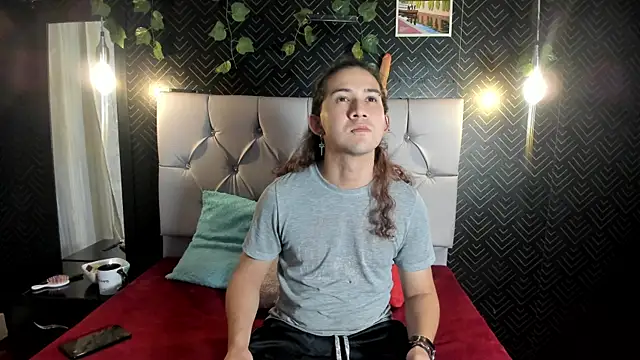 Apolonia eros online show from July 24, 2026, 3:37 am