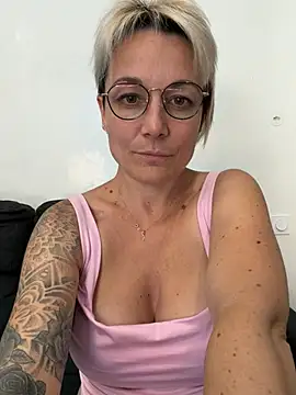 marinellaaX online show from June 15, 2026, 10:39 am