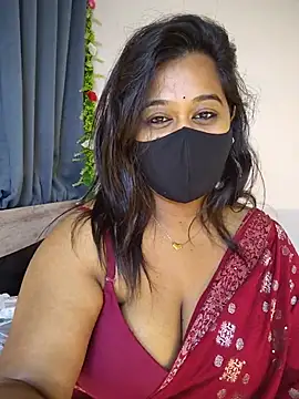 Snapshot of beauty_lisa- chatting on June 25, 2026, 6:45 pm beauty lisa- online show from June 25, 2026, 6:45 pm