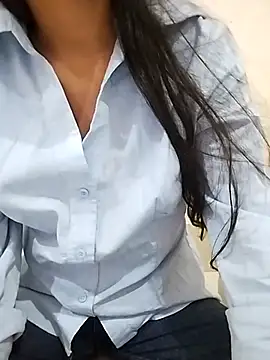 Snapshot of Riya5677 chatting on July 14, 2026, 4:06 am Riya5677 online show from July 14, 2026, 4:06 am