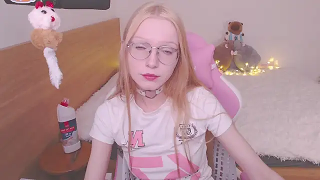 Snapshot of blush chatting on July 11, 2026, 1:03 pm blush online show from July 11, 2026, 1:03 pm