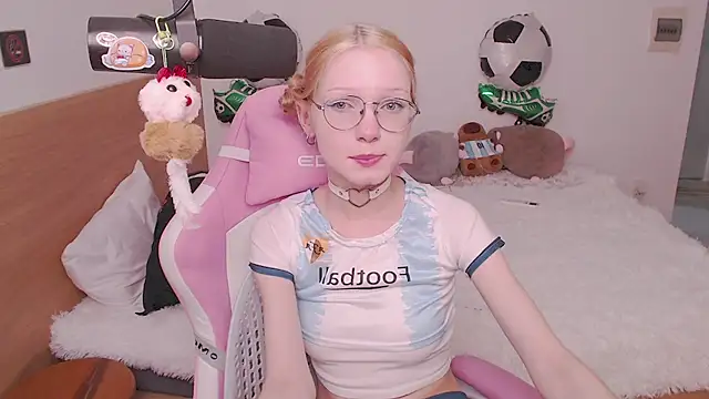 Snapshot of blush chatting on July 17, 2026, 11:39 am blush online show from July 17, 2026, 11:39 am