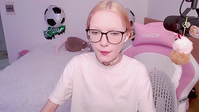 Snapshot of blush chatting on July 24, 2026, 2:59 pm blush online show from July 24, 2026, 2:59 pm
