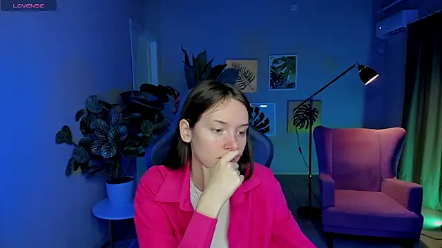 Eva Leeee online show from July 2, 2026, 5:13 am