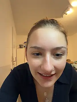 Violet Velvet online show from June 14, 2026, 8:33 pm