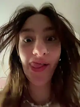 Violet Velvet online show from June 18, 2026, 6:23 pm