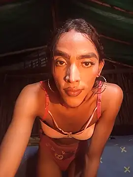 Snapshot of GabyMilan_ chatting on July 2, 2026, 5:35 am GabyMilan online show from July 2, 2026, 5:35 am