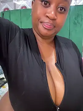Curveybubbles23 online show from June 22, 2026, 11:02 pm