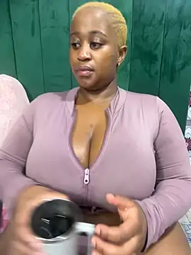 Curveybubbles23 online show from July 10, 2026, 12:15 am