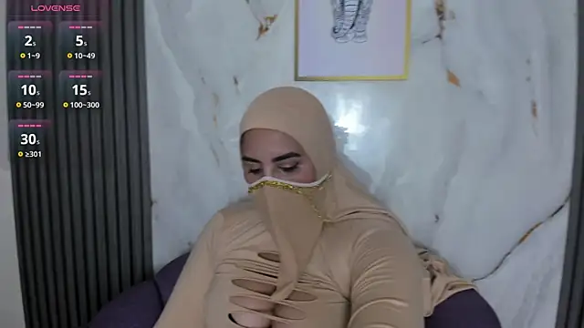 Nadia Sammur online show from June 12, 2026, 1:26 am