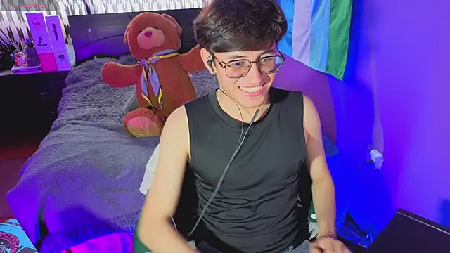 Angelito Twink online show from July 28, 2026, 9:03 pm