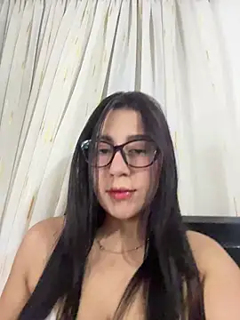 Snapshot of Lunna_Elisa chatting on August 8, 2026, 3:08 am Lunna Elisa online show from August 8, 2026, 3:08 am