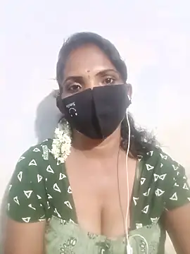 akshaya4311 online show from June 17, 2026, 4:41 pm