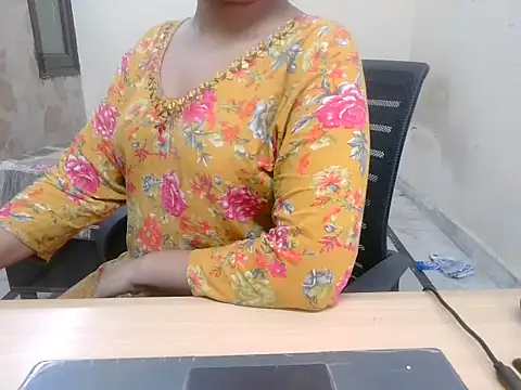 Bold-Divya1 online show from July 28, 2026, 9:03 pm