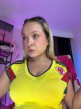 Snapshot of SaraAvila chatting on June 18, 2026, 4:02 am SaraAvila online show from June 18, 2026, 4:02 am