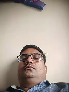 Snapshot of dhirusury050625 chatting on July 13, 2026, 1:14 pm dhirusury050625 online show from July 13, 2026, 1:14 pm