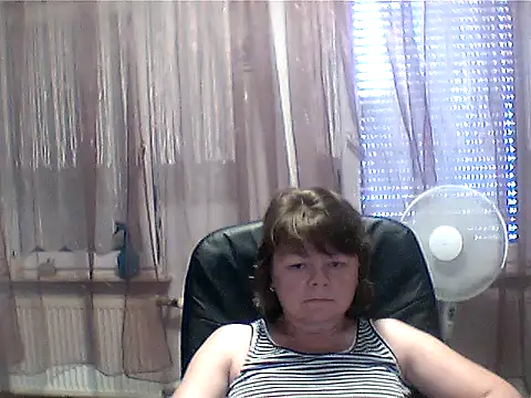MoonLady40 online show from June 22, 2026, 11:29 am