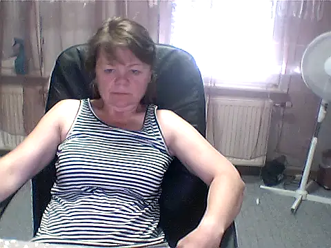 MoonLady40 online show from June 27, 2026, 9:14 am