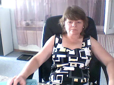 MoonLady40 online show from June 30, 2026, 10:16 am