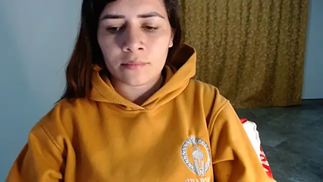 Snapshot of Luna_zoe chatting on August 2, 2026, 1:37 am Luna zoe online show from August 2, 2026, 1:37 am