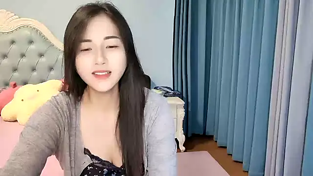 Qianqian-666 online show from July 28, 2026, 3:21 pm