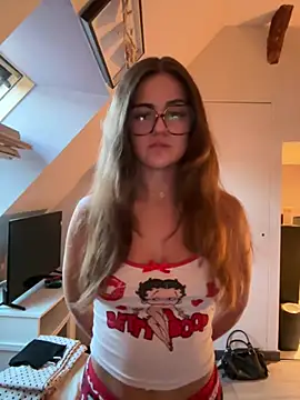 petiteambre online show from July 23, 2026, 7:34 pm